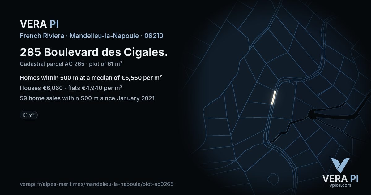 285 Boulevard des Cigales, Mandelieu-la-Napoule at night – the plot lit, the parcels around coloured by the prices near them