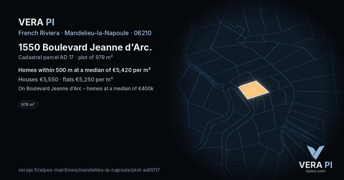 1550 Boulevard Jeanne d'Arc, Mandelieu-la-Napoule at night – the plot lit, the parcels around coloured by the prices near them