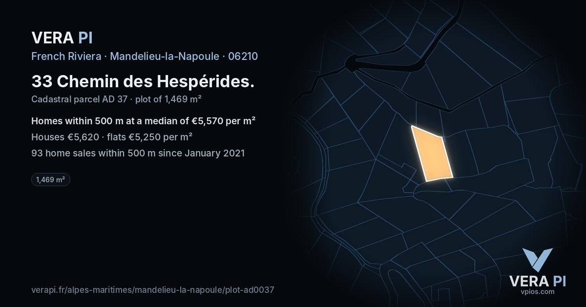 33 Chemin des Hespérides, Mandelieu-la-Napoule at night – the plot lit, the parcels around coloured by the prices near them