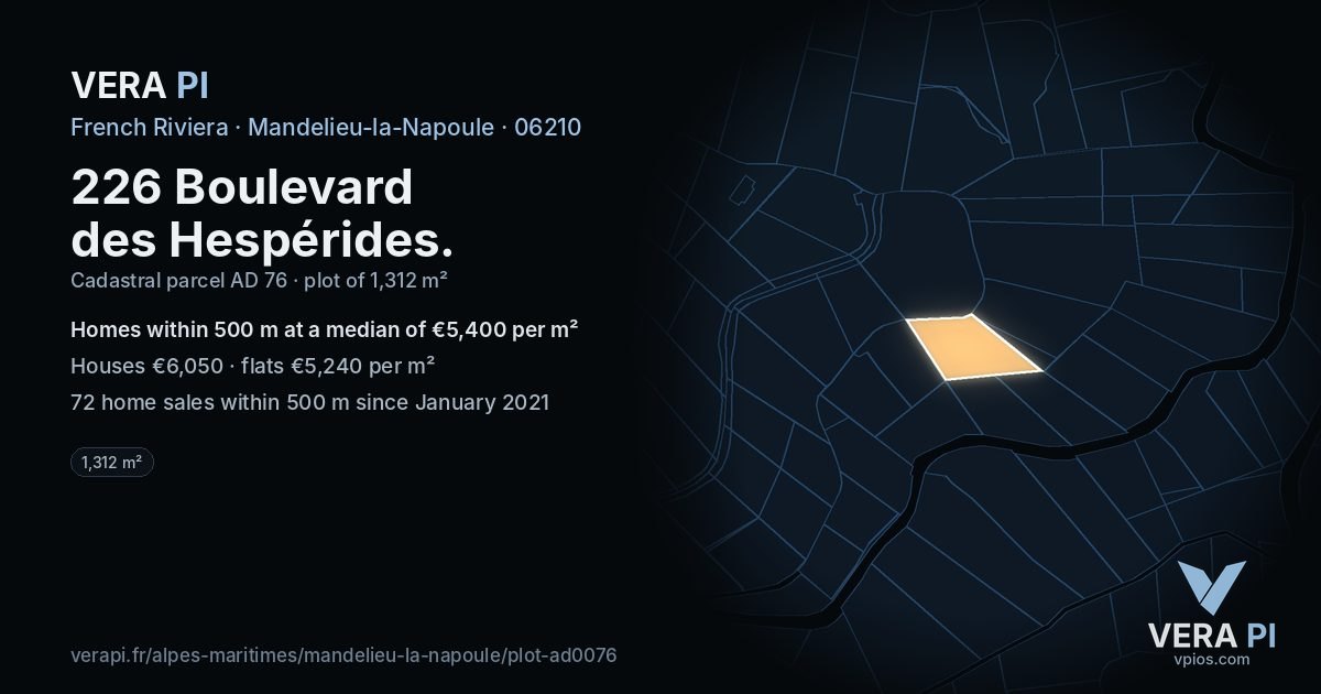 226 Boulevard des Hespérides, Mandelieu-la-Napoule at night – the plot lit, the parcels around coloured by the prices near them
