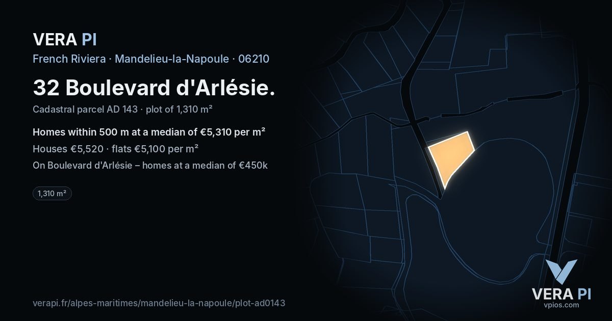 32 Boulevard d'Arlésie, Mandelieu-la-Napoule at night – the plot lit, the parcels around coloured by the prices near them