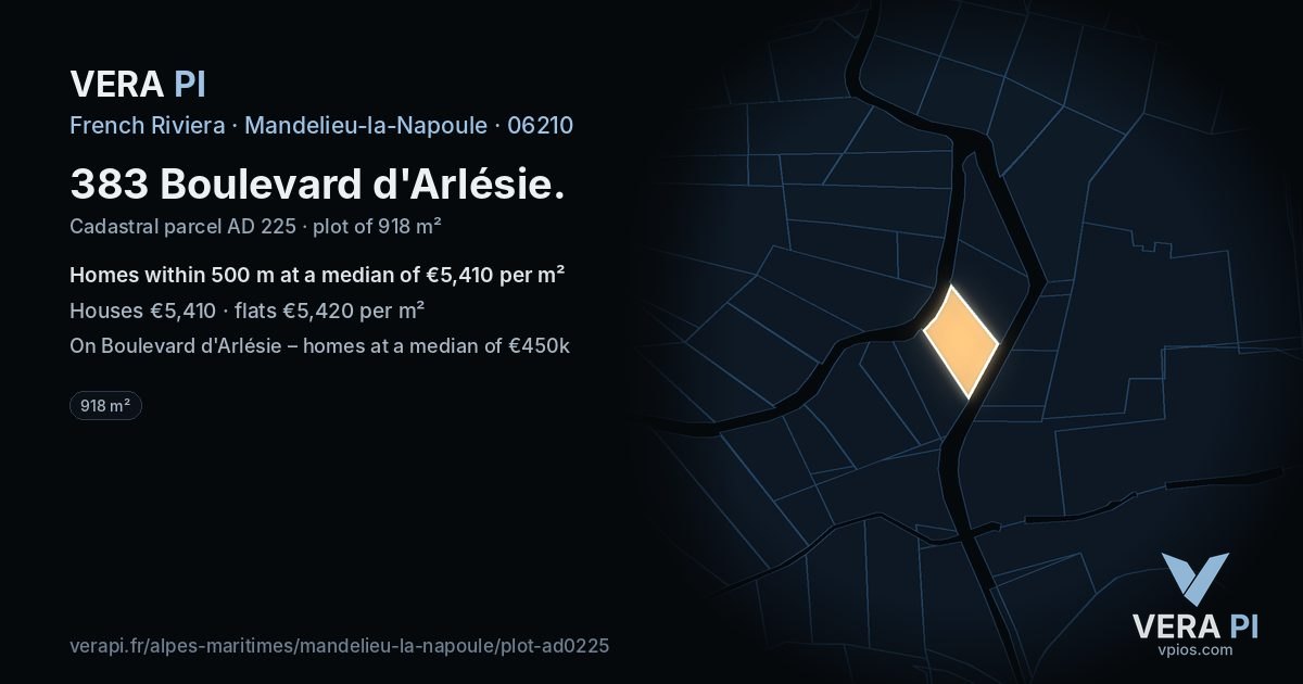383 Boulevard d'Arlésie, Mandelieu-la-Napoule at night – the plot lit, the parcels around coloured by the prices near them