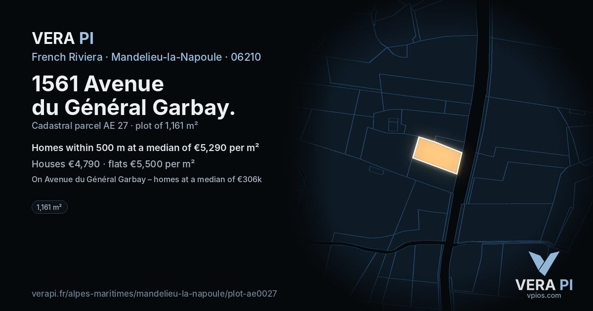 1561 Avenue du Général Garbay, Mandelieu-la-Napoule at night – the plot lit, the parcels around coloured by the prices near them