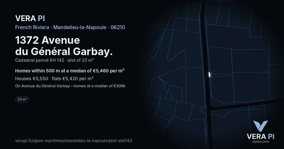 1372 Avenue du Général Garbay, Mandelieu-la-Napoule at night – the plot lit, the parcels around coloured by the prices near them