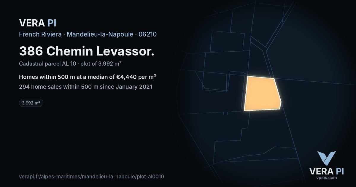 386 Chemin Levassor, Mandelieu-la-Napoule at night – the plot lit, the parcels around coloured by the prices near them