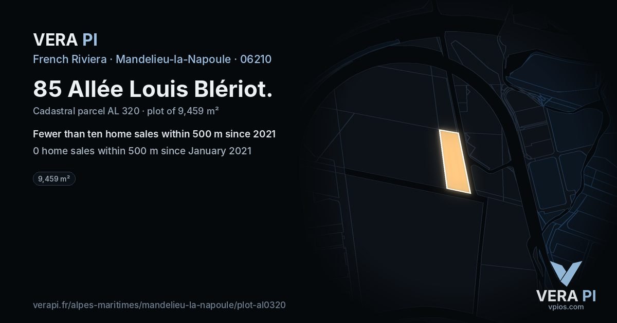 85 Allée Louis Blériot, Mandelieu-la-Napoule at night – the plot lit, the parcels around coloured by the prices near them