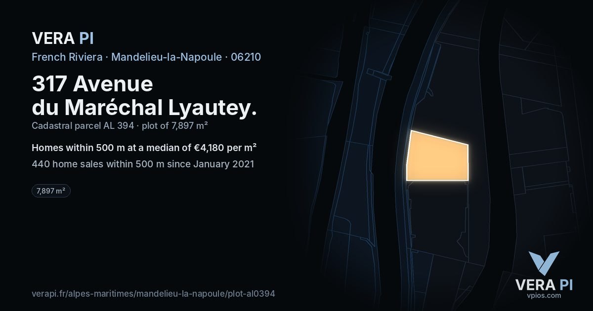 317 Avenue du Maréchal Lyautey, Mandelieu-la-Napoule at night – the plot lit, the parcels around coloured by the prices near them