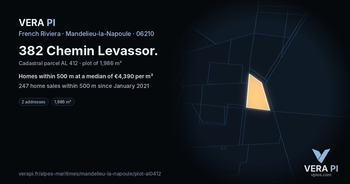 382 Chemin Levassor, Mandelieu-la-Napoule at night – the plot lit, the parcels around coloured by the prices near them