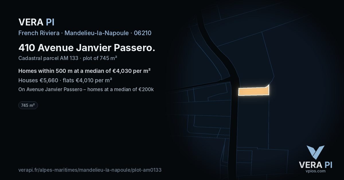 410 Avenue Janvier Passero, Mandelieu-la-Napoule at night – the plot lit, the parcels around coloured by the prices near them