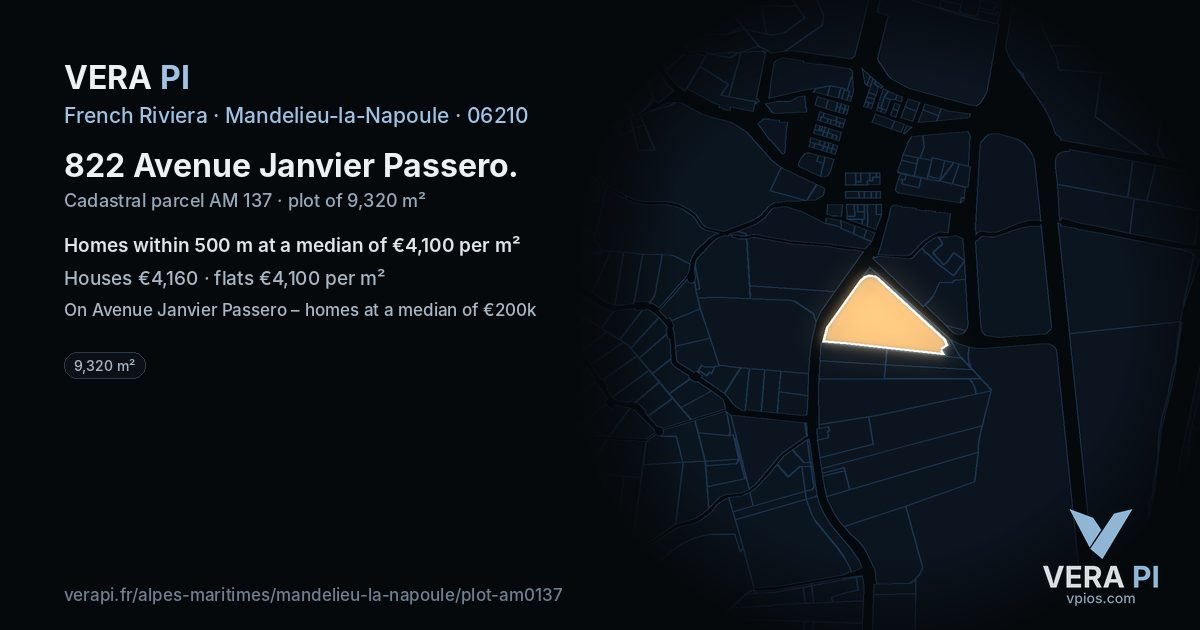 822 Avenue Janvier Passero, Mandelieu-la-Napoule at night – the plot lit, the parcels around coloured by the prices near them