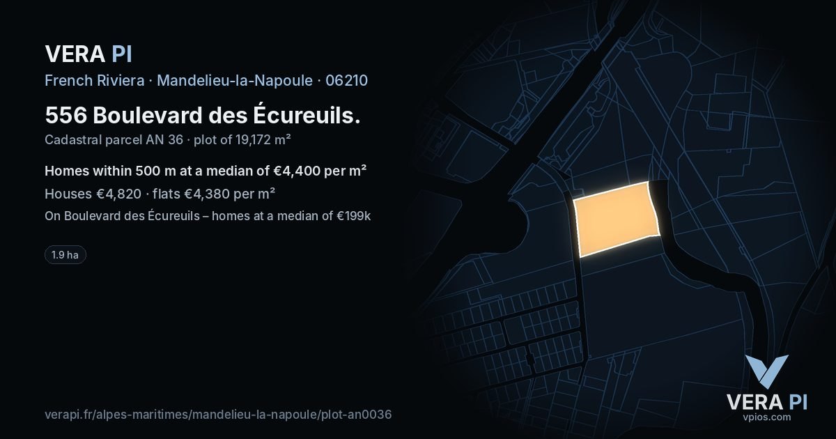 556 Boulevard des Écureuils, Mandelieu-la-Napoule at night – the plot lit, the parcels around coloured by the prices near them