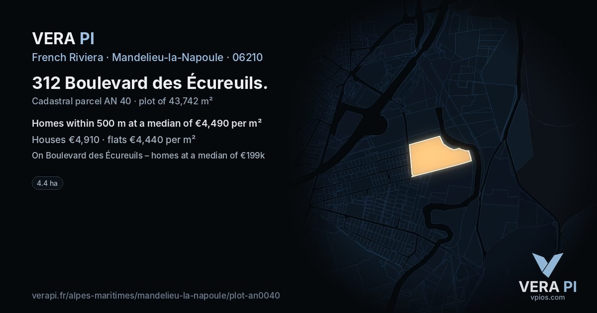 312 Boulevard des Écureuils, Mandelieu-la-Napoule at night – the plot lit, the parcels around coloured by the prices near them
