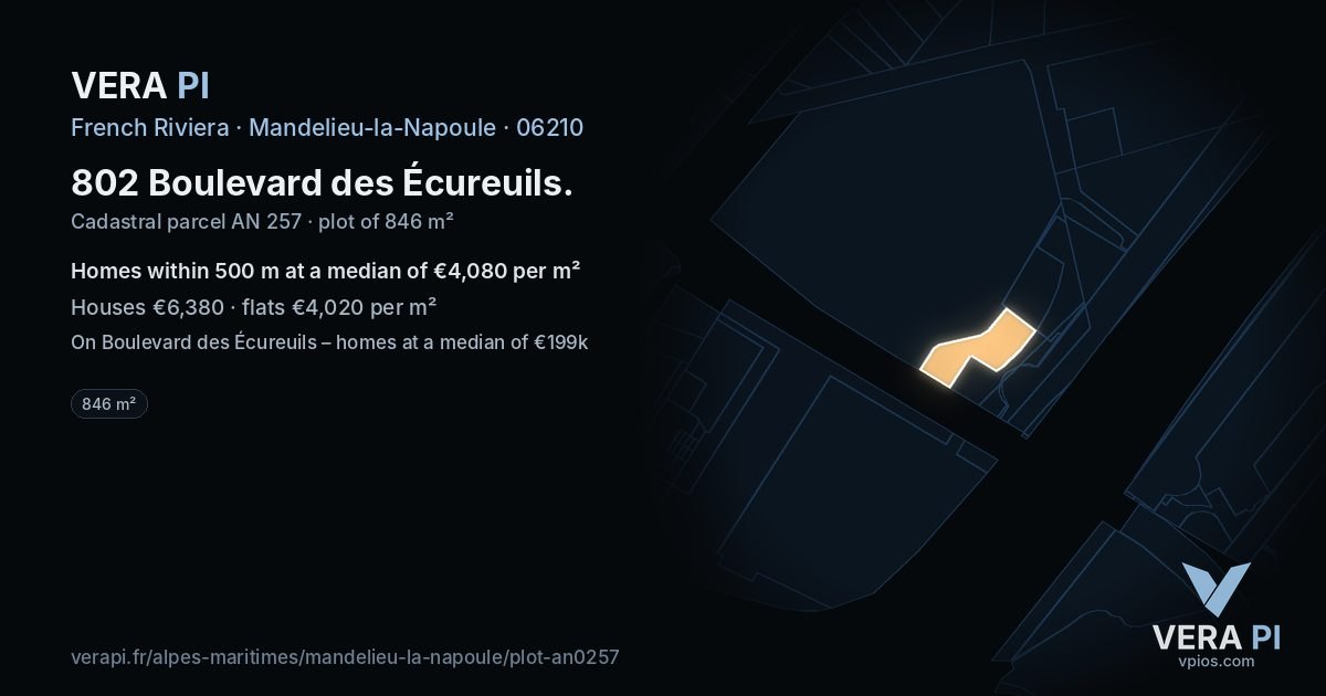 802 Boulevard des Écureuils, Mandelieu-la-Napoule at night – the plot lit, the parcels around coloured by the prices near them