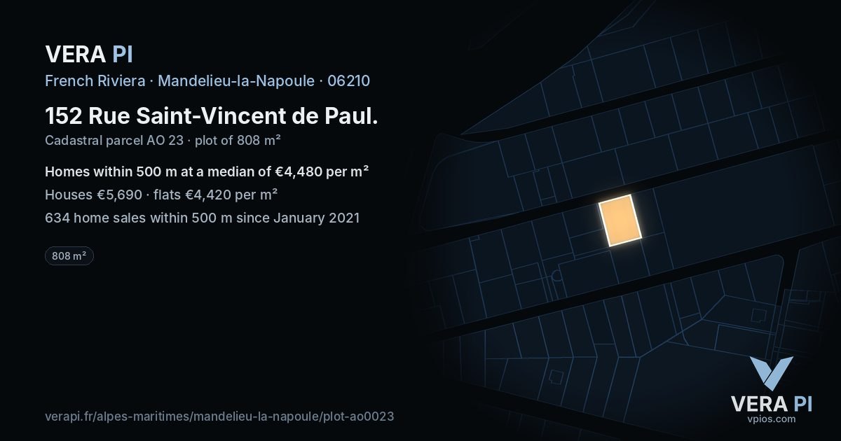 152 Rue Saint-Vincent de Paul, Mandelieu-la-Napoule at night – the plot lit, the parcels around coloured by the prices near them