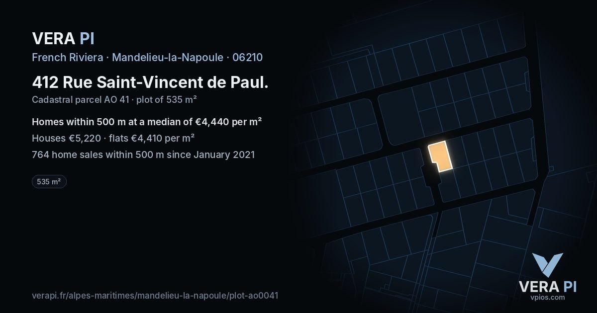 412 Rue Saint-Vincent de Paul, Mandelieu-la-Napoule at night – the plot lit, the parcels around coloured by the prices near them