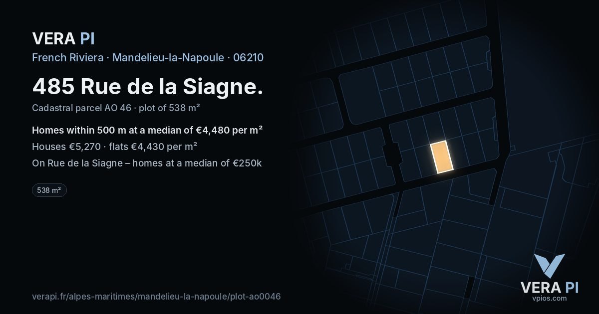 485 Rue de la Siagne, Mandelieu-la-Napoule at night – the plot lit, the parcels around coloured by the prices near them