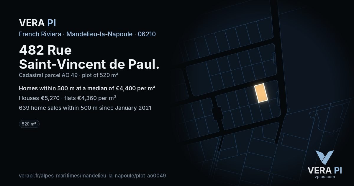 482 Rue Saint-Vincent de Paul, Mandelieu-la-Napoule at night – the plot lit, the parcels around coloured by the prices near them