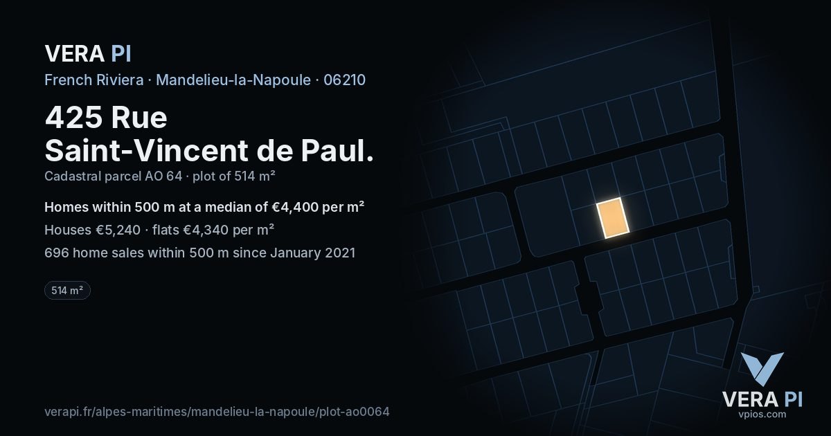 425 Rue Saint-Vincent de Paul, Mandelieu-la-Napoule at night – the plot lit, the parcels around coloured by the prices near them
