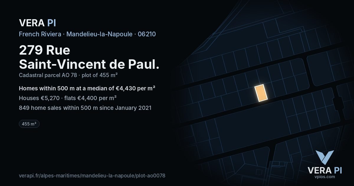 279 Rue Saint-Vincent de Paul, Mandelieu-la-Napoule at night – the plot lit, the parcels around coloured by the prices near them