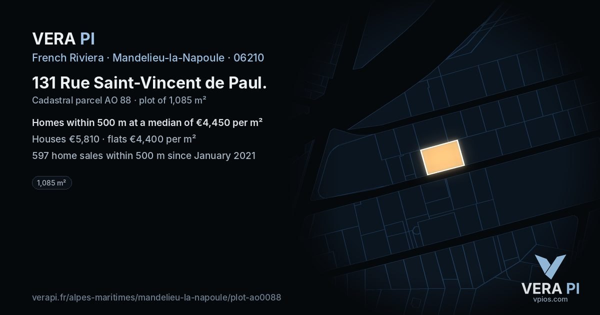 131 Rue Saint-Vincent de Paul, Mandelieu-la-Napoule at night – the plot lit, the parcels around coloured by the prices near them