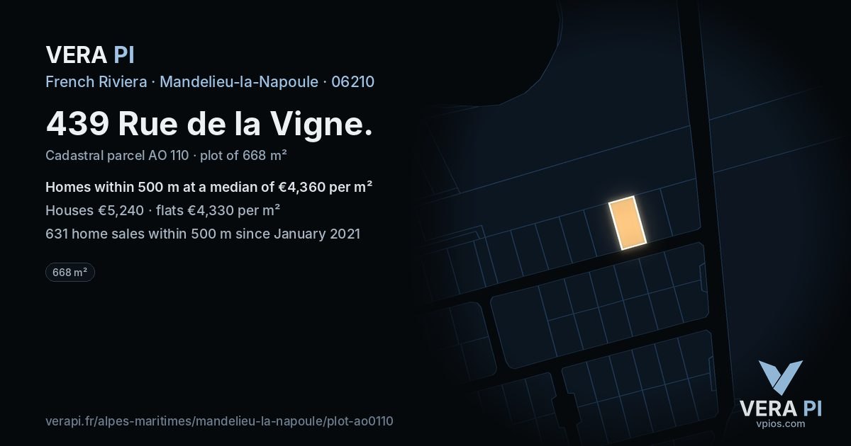 439 Rue de la Vigne, Mandelieu-la-Napoule at night – the plot lit, the parcels around coloured by the prices near them