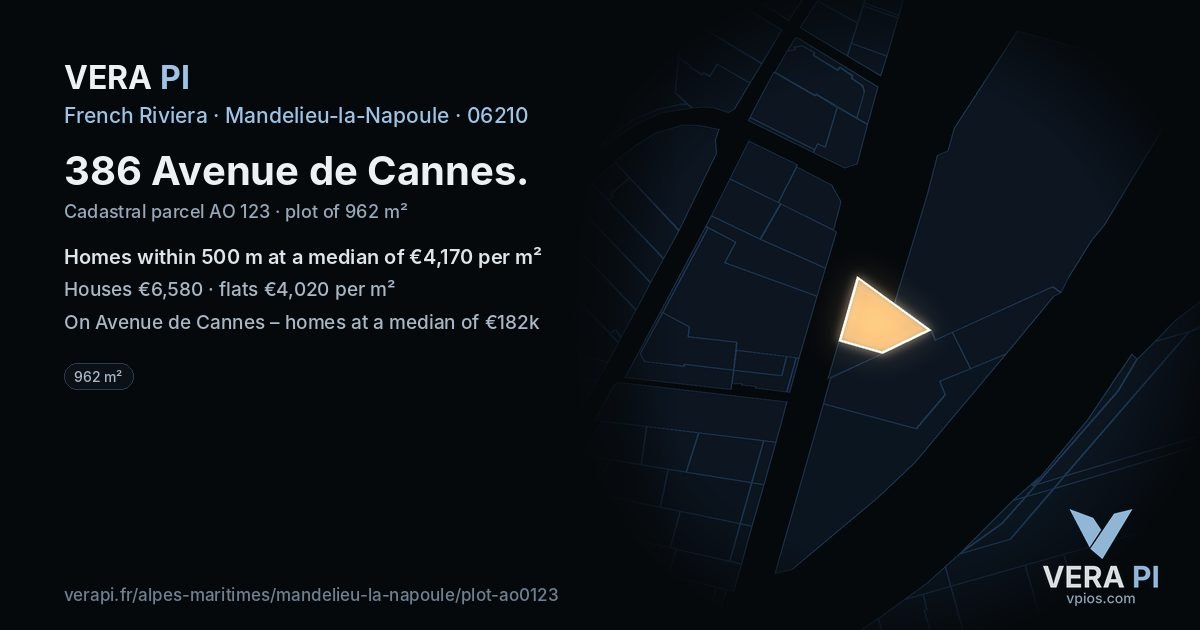 386 Avenue de Cannes, Mandelieu-la-Napoule at night – the plot lit, the parcels around coloured by the prices near them