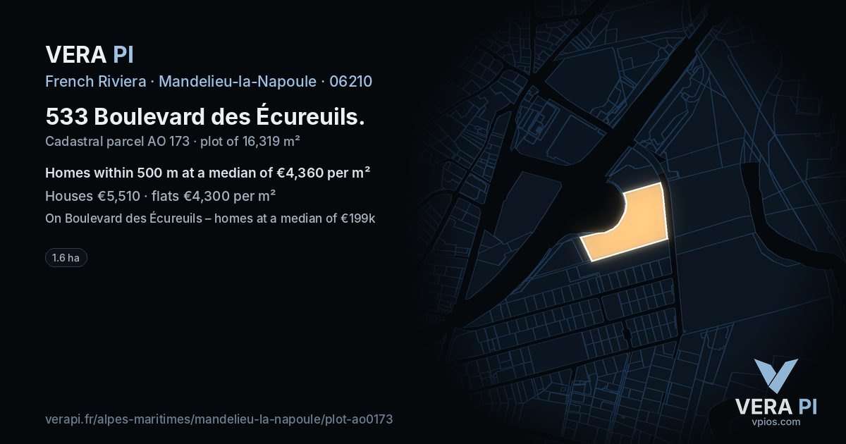533 Boulevard des Écureuils, Mandelieu-la-Napoule at night – the plot lit, the parcels around coloured by the prices near them