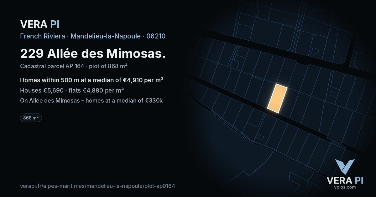 229 Allée des Mimosas, Mandelieu-la-Napoule at night – the plot lit, the parcels around coloured by the prices near them