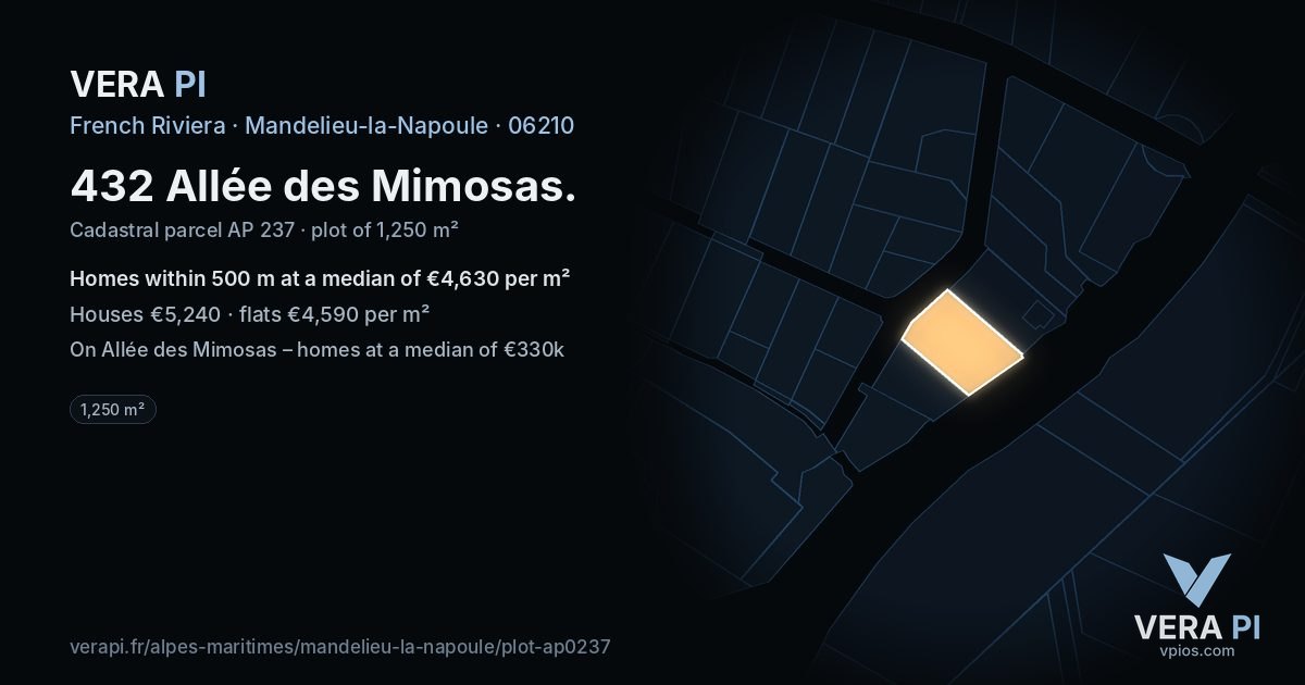 432 Allée des Mimosas, Mandelieu-la-Napoule at night – the plot lit, the parcels around coloured by the prices near them