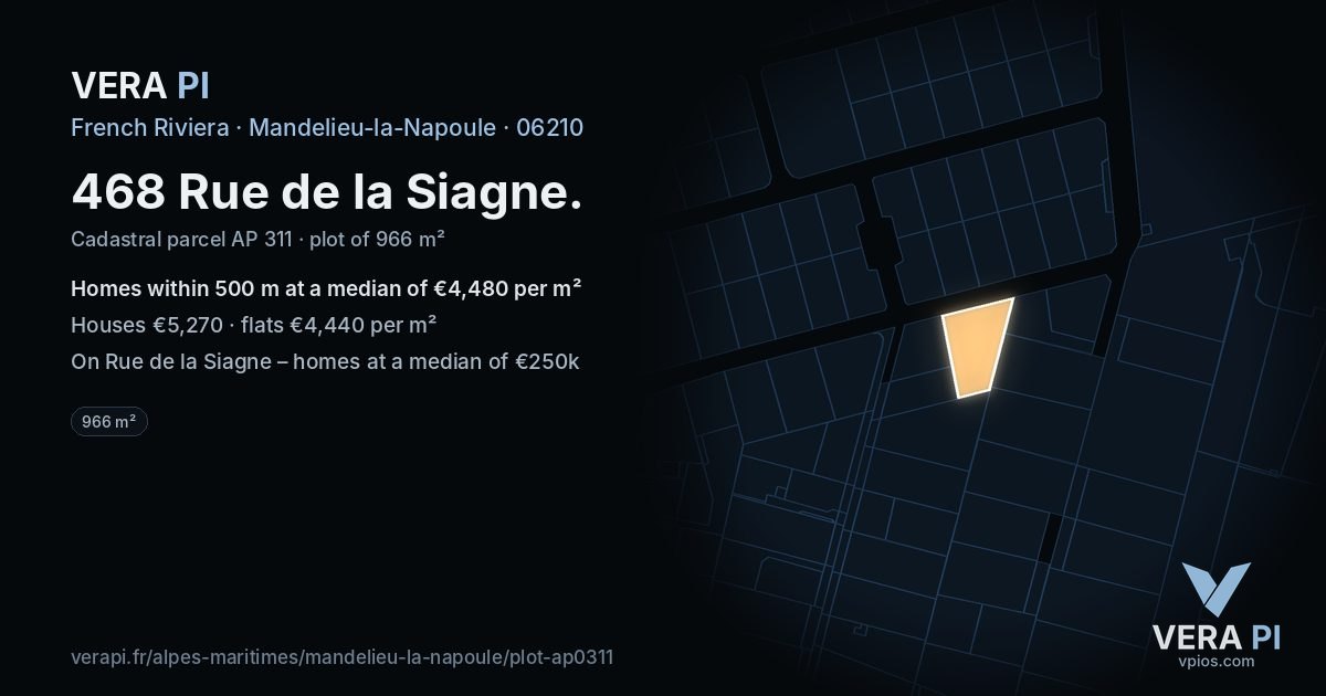 468 Rue de la Siagne, Mandelieu-la-Napoule at night – the plot lit, the parcels around coloured by the prices near them