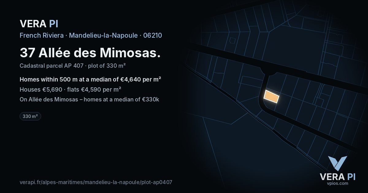 37 Allée des Mimosas, Mandelieu-la-Napoule at night – the plot lit, the parcels around coloured by the prices near them