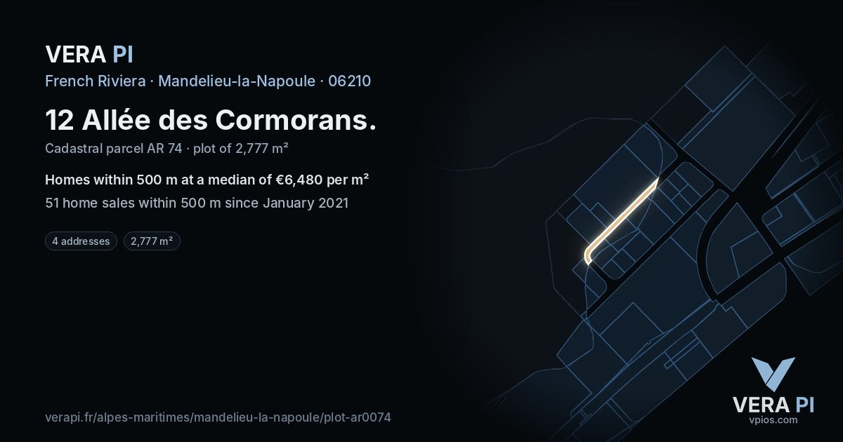 12 Allée des Cormorans, Mandelieu-la-Napoule at night – the plot lit, the parcels around coloured by the prices near them