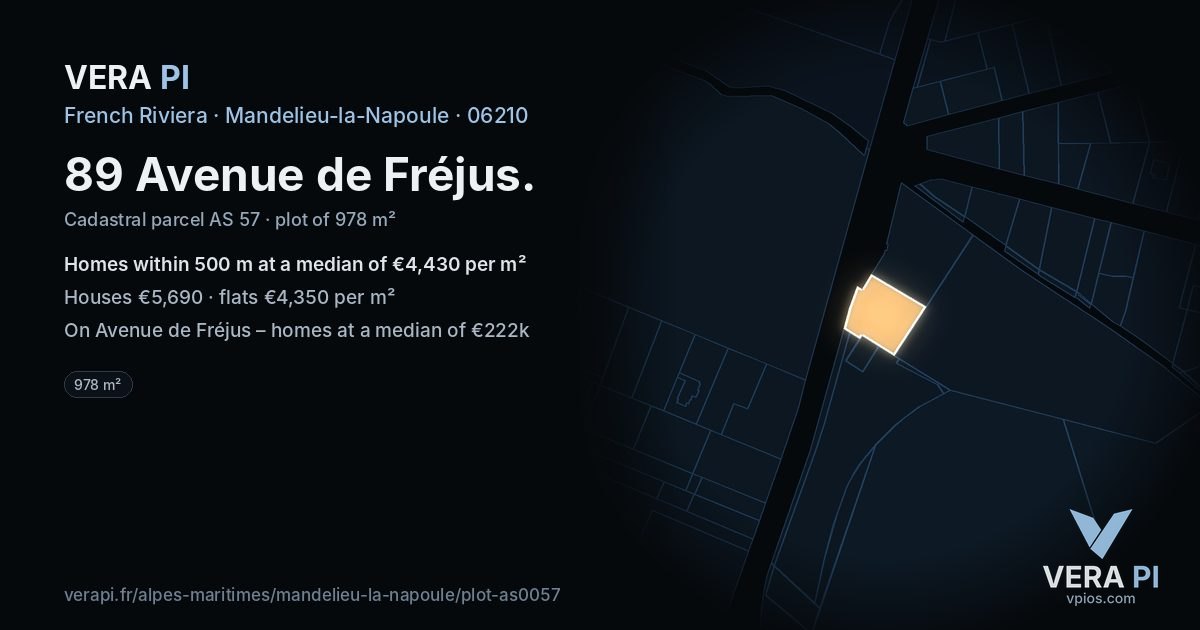 89 Avenue de Fréjus, Mandelieu-la-Napoule at night – the plot lit, the parcels around coloured by the prices near them