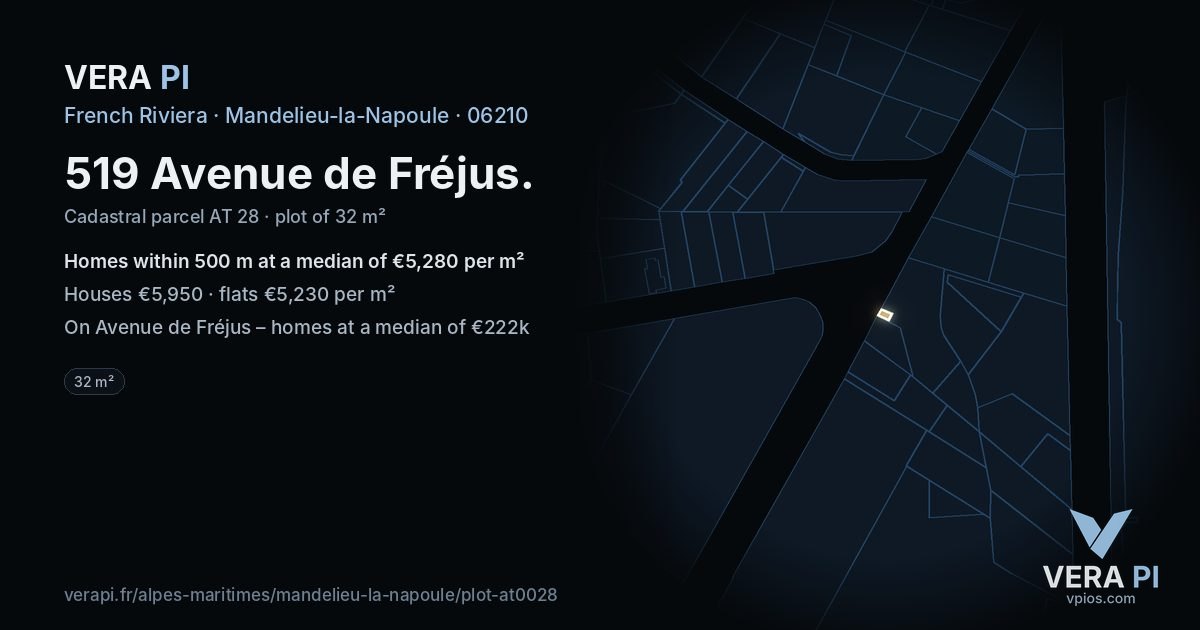 519 Avenue de Fréjus, Mandelieu-la-Napoule at night – the plot lit, the parcels around coloured by the prices near them