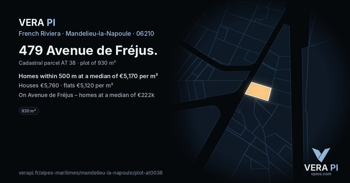 479 Avenue de Fréjus, Mandelieu-la-Napoule at night – the plot lit, the parcels around coloured by the prices near them