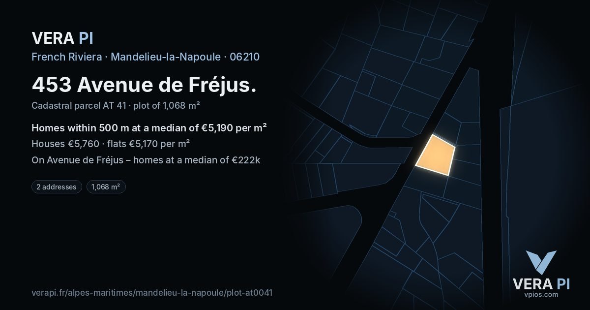 453 Avenue de Fréjus, Mandelieu-la-Napoule at night – the plot lit, the parcels around coloured by the prices near them