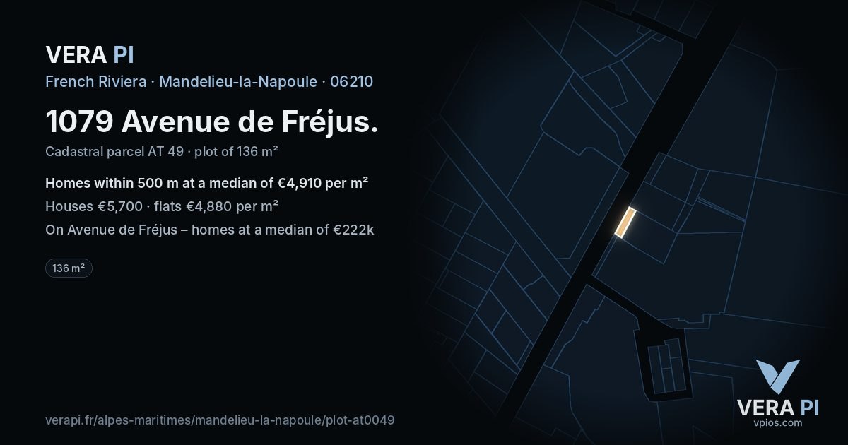 1079 Avenue de Fréjus, Mandelieu-la-Napoule at night – the plot lit, the parcels around coloured by the prices near them