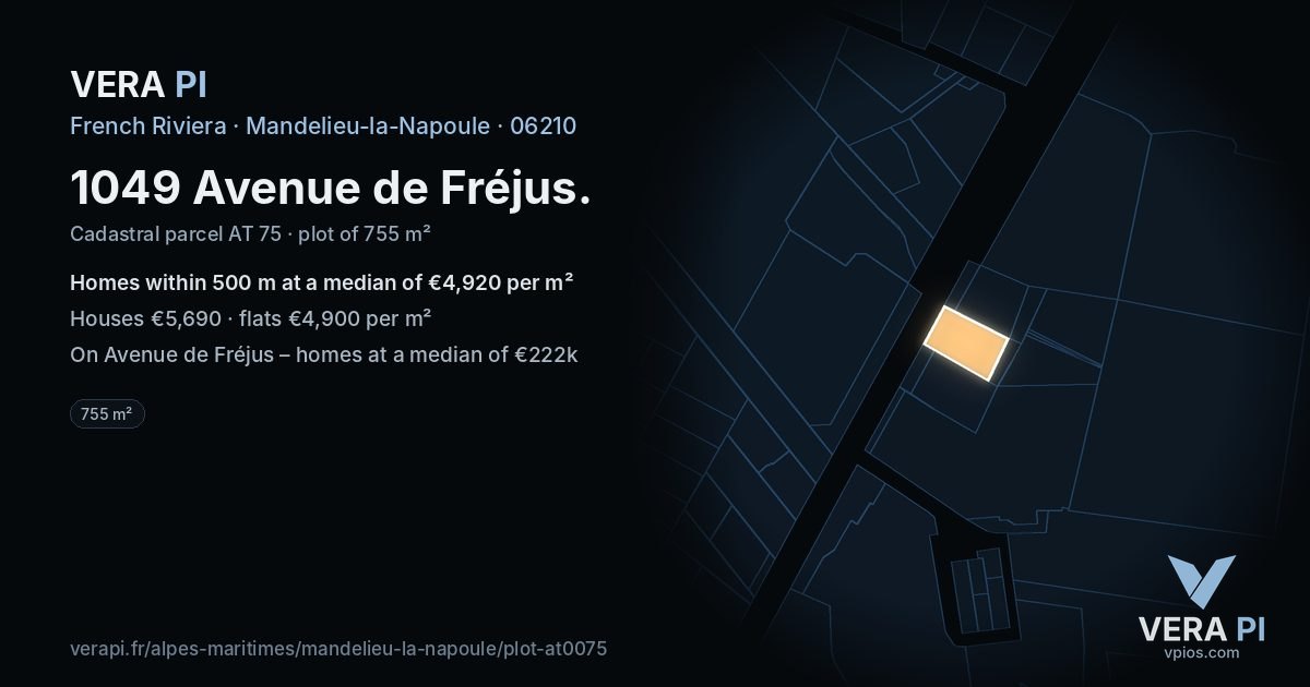 1049 Avenue de Fréjus, Mandelieu-la-Napoule at night – the plot lit, the parcels around coloured by the prices near them