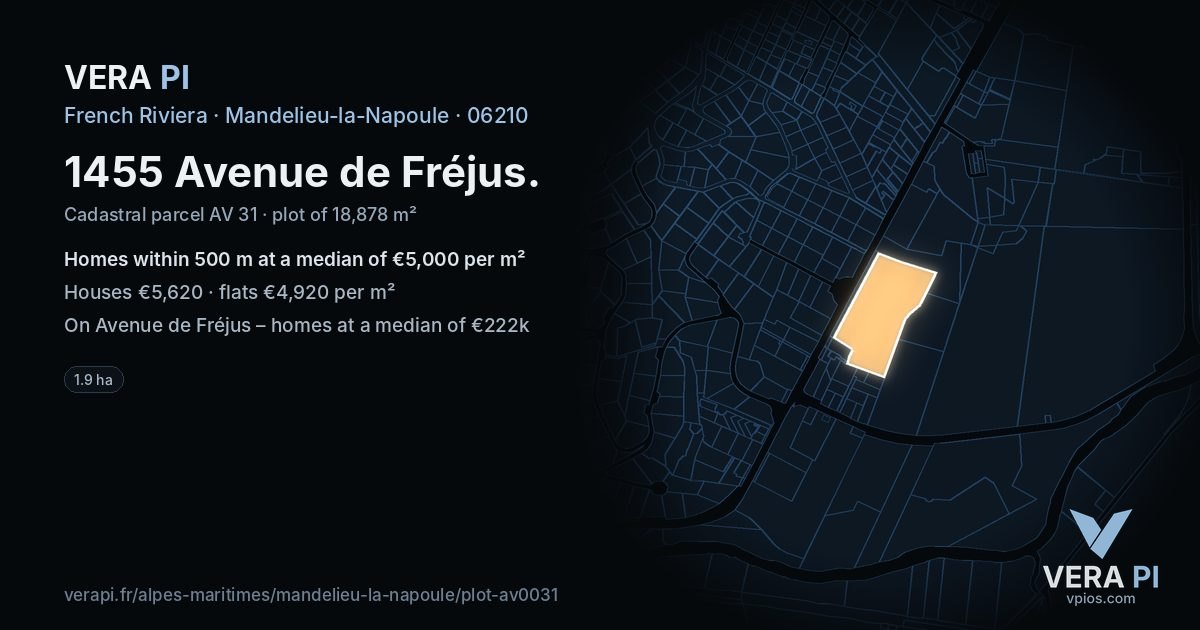 1455 Avenue de Fréjus, Mandelieu-la-Napoule at night – the plot lit, the parcels around coloured by the prices near them
