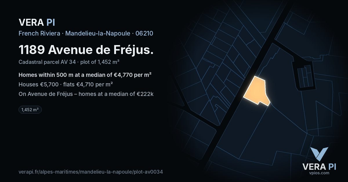 1189 Avenue de Fréjus, Mandelieu-la-Napoule at night – the plot lit, the parcels around coloured by the prices near them