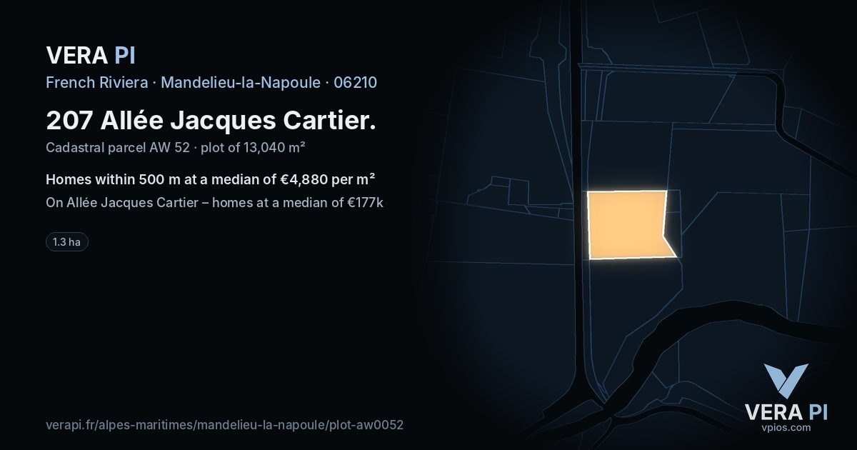 207 Allée Jacques Cartier, Mandelieu-la-Napoule at night – the plot lit, the parcels around coloured by the prices near them