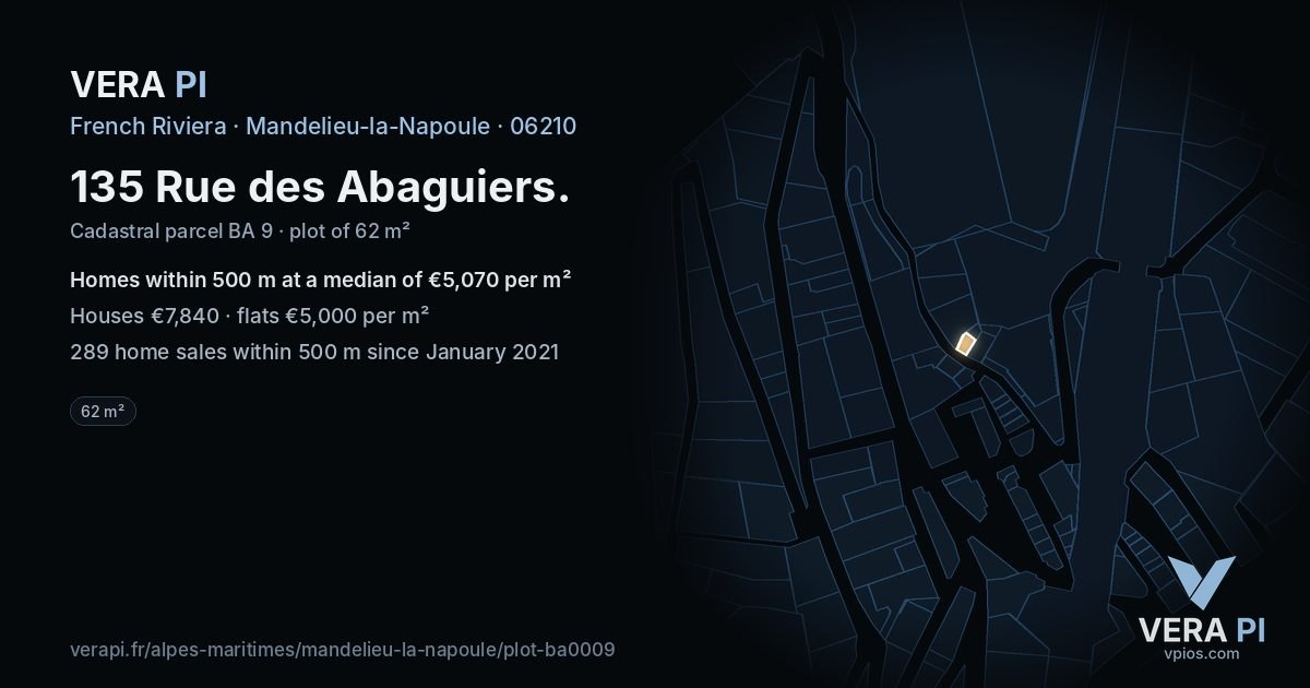 135 Rue des Abaguiers, Mandelieu-la-Napoule at night – the plot lit, the parcels around coloured by the prices near them