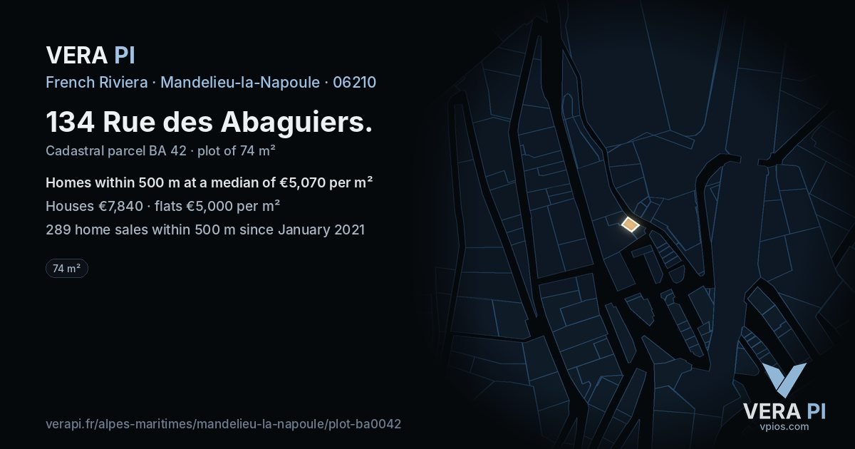 134 Rue des Abaguiers, Mandelieu-la-Napoule at night – the plot lit, the parcels around coloured by the prices near them