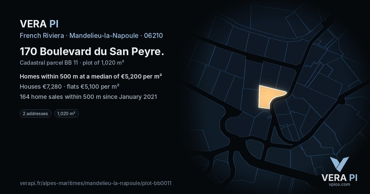 170 Boulevard du San Peyre, Mandelieu-la-Napoule at night – the plot lit, the parcels around coloured by the prices near them