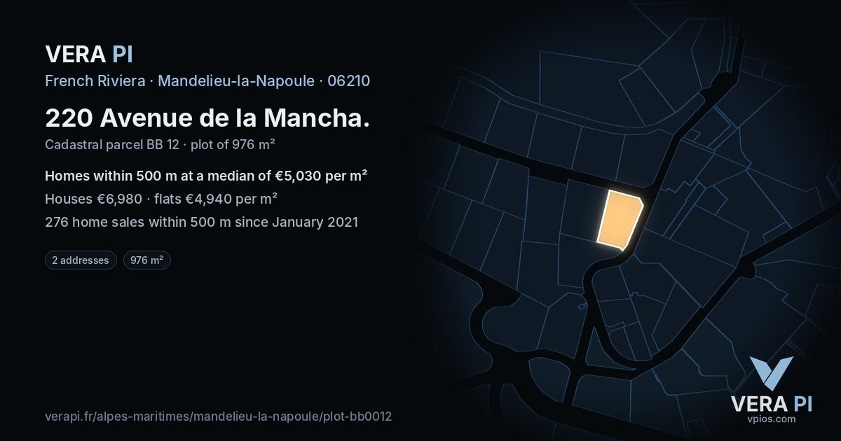 220 Avenue de la Mancha, Mandelieu-la-Napoule at night – the plot lit, the parcels around coloured by the prices near them