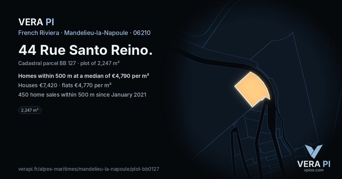 44 Rue Santo Reino, Mandelieu-la-Napoule at night – the plot lit, the parcels around coloured by the prices near them