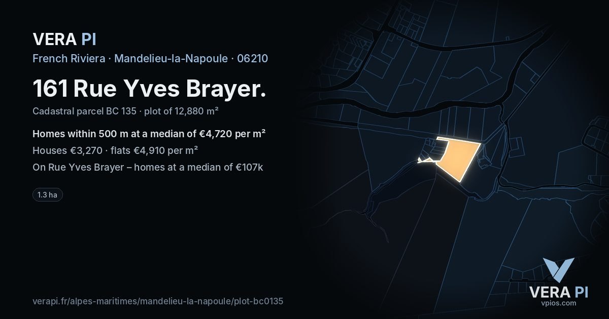 161 Rue Yves Brayer, Mandelieu-la-Napoule at night – the plot lit, the parcels around coloured by the prices near them