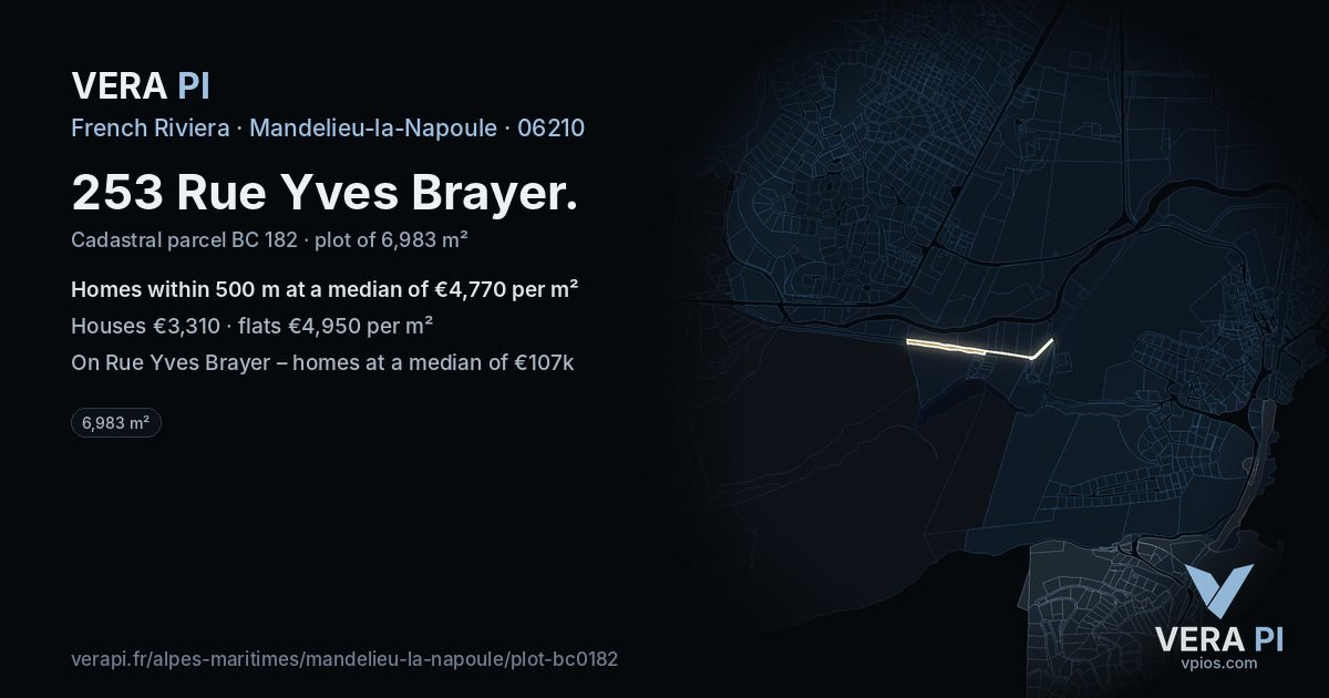 253 Rue Yves Brayer, Mandelieu-la-Napoule at night – the plot lit, the parcels around coloured by the prices near them