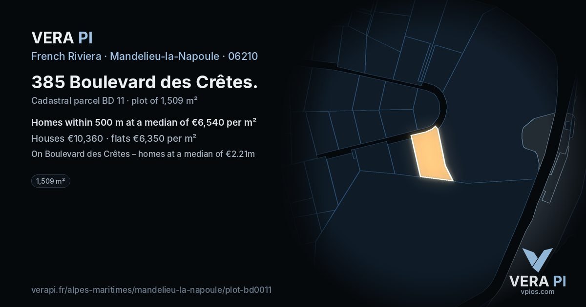 385 Boulevard des Crêtes, Mandelieu-la-Napoule at night – the plot lit, the parcels around coloured by the prices near them