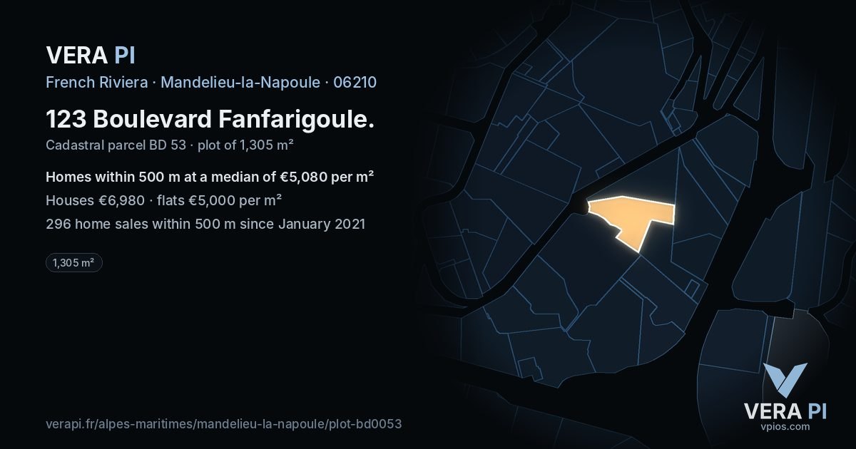 123 Boulevard Fanfarigoule, Mandelieu-la-Napoule at night – the plot lit, the parcels around coloured by the prices near them